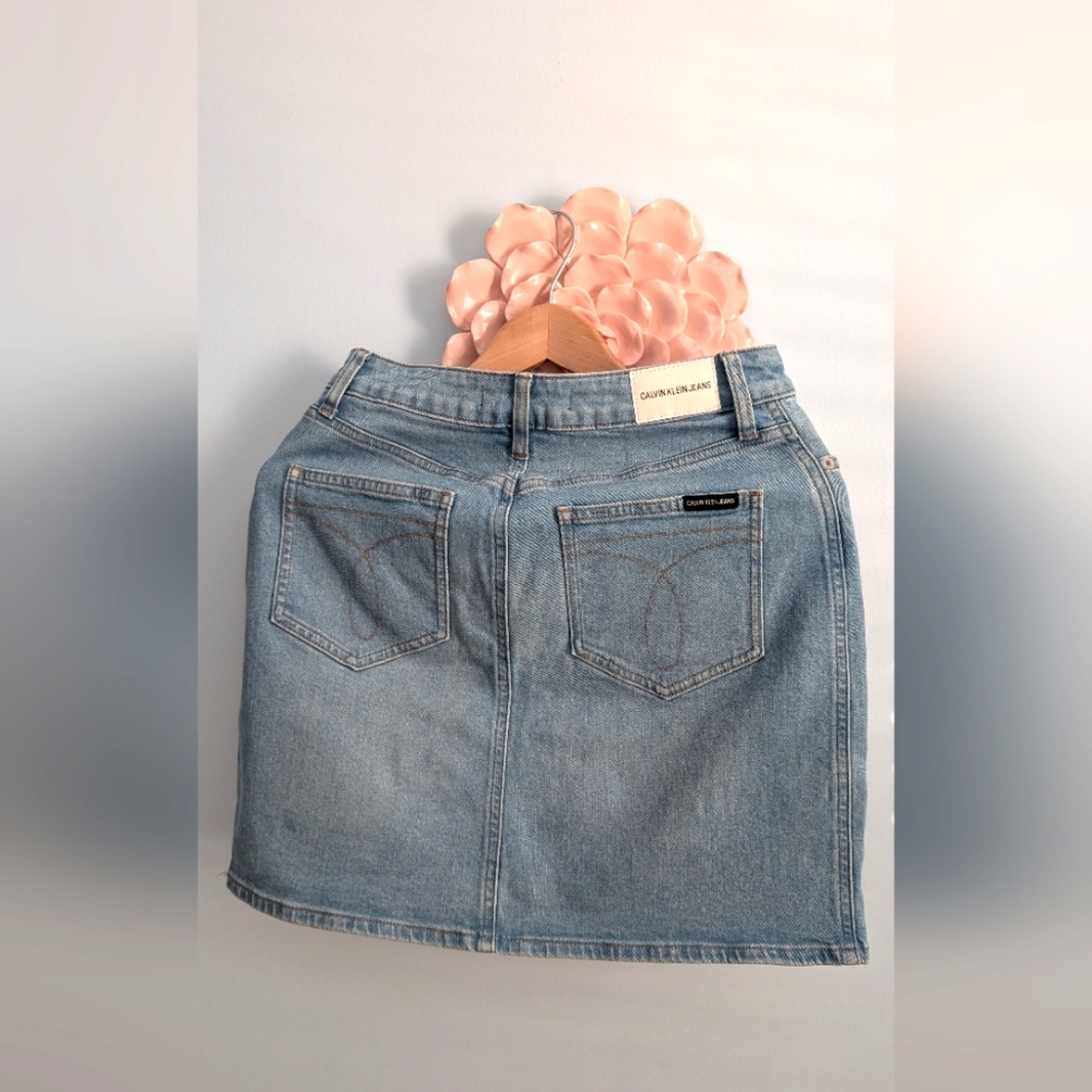 Calvin Client Jean Skirt - Picture 3 of 6